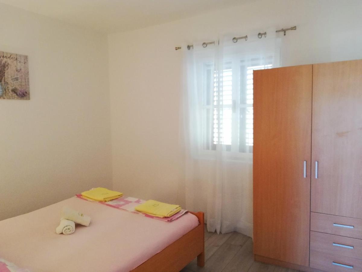 Apartments Amfora Gdinj Екстериор снимка