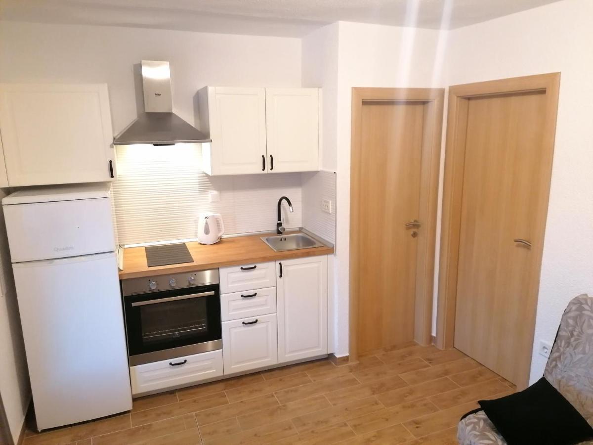 Apartments Amfora Gdinj Екстериор снимка
