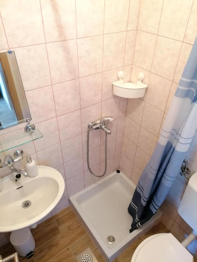 Apartments Amfora Gdinj Екстериор снимка